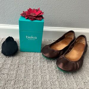 Tieks Raspberry Truffle size 10